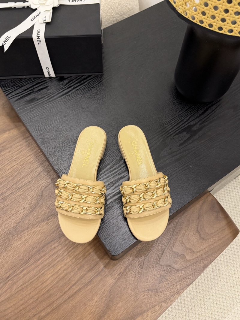 Ch**el slippers